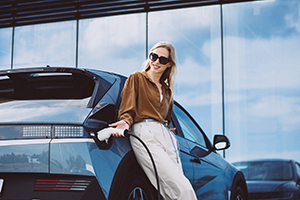 Ladestrom vom Arbeitgeber: Steuerbefreiung bleibt, Pauschale fällt weg